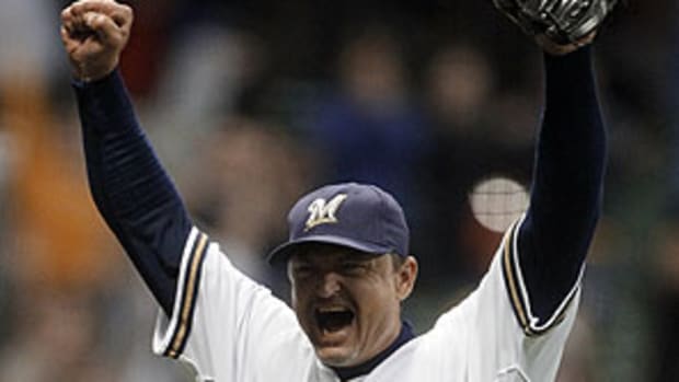 trevor-hoffman-ap2.jpg